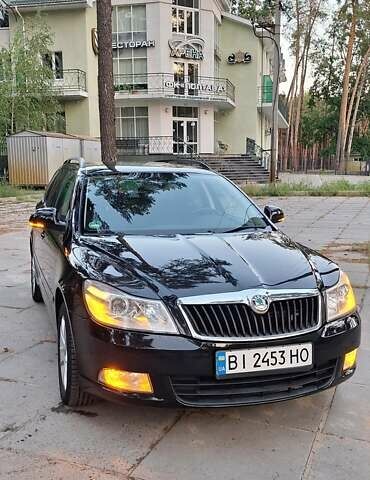 Черный Шкода Октавия, объемом двигателя 1.6 л и пробегом 241 тыс. км за 8700 $, фото 1 на Automoto.ua
