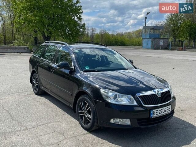 Черный Шкода Октавия, объемом двигателя 1.6 л и пробегом 297 тыс. км за 8100 $, фото 1 на Automoto.ua