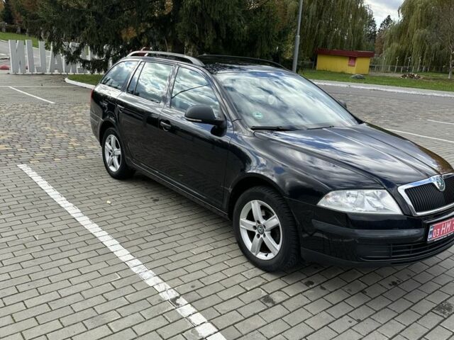 Шкода Октавия 2011 в Луцке на Automoto.ua Черный Шкода Октавия, объемом двигателя 1.6 л и пробегом 268 тыс. км за 6950 $, фото 1 на Automoto.ua