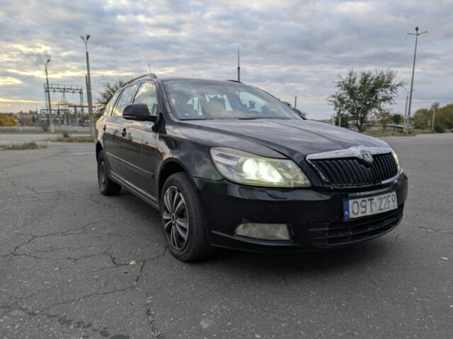Черный Шкода Октавия, объемом двигателя 2 л и пробегом 400 тыс. км за 2700 $, фото 1 на Automoto.ua