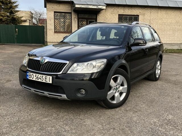 Чорний Шкода Октавія, об'ємом двигуна 2 л та пробігом 295 тис. км за 10700 $, фото 1 на Automoto.ua