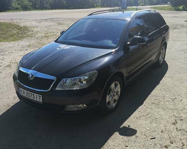 Черный Шкода Октавия, объемом двигателя 1.8 л и пробегом 215 тыс. км за 8700 $, фото 1 на Automoto.ua