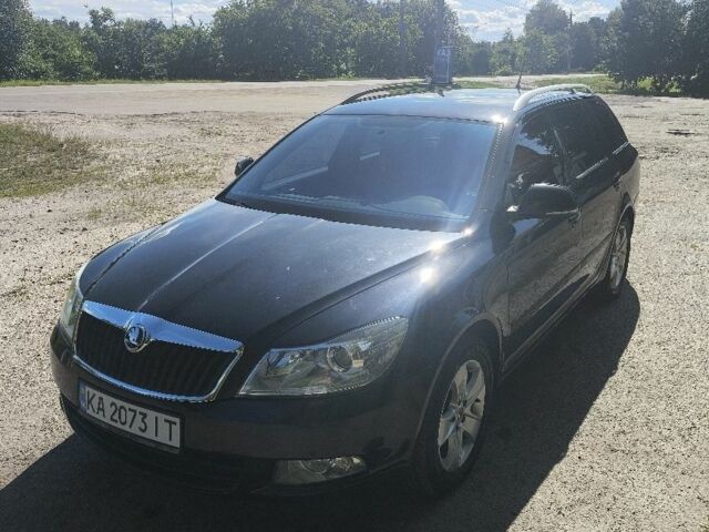 Черный Шкода Октавия, объемом двигателя 1.8 л и пробегом 225 тыс. км за 8200 $, фото 1 на Automoto.ua
