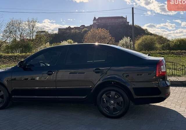 Чорний Шкода Октавія, об'ємом двигуна 1.6 л та пробігом 320 тис. км за 8200 $, фото 1 на Automoto.ua