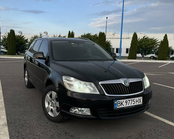 Чорний Шкода Октавія, об'ємом двигуна 1.6 л та пробігом 318 тис. км за 7200 $, фото 1 на Automoto.ua