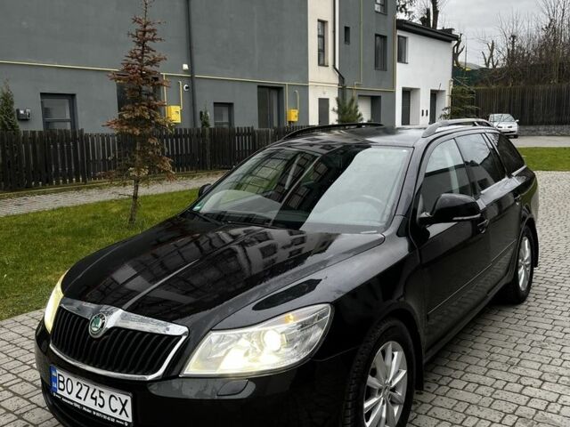 Черный Шкода Октавия, объемом двигателя 2 л и пробегом 216 тыс. км за 8300 $, фото 1 на Automoto.ua