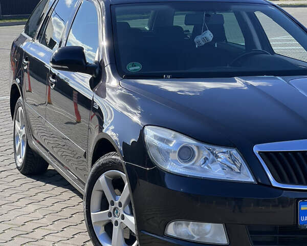 Черный Шкода Октавия, объемом двигателя 2 л и пробегом 232 тыс. км за 8999 $, фото 1 на Automoto.ua