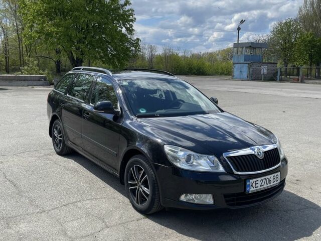 Черный Шкода Октавия, объемом двигателя 1.6 л и пробегом 297 тыс. км за 8100 $, фото 1 на Automoto.ua