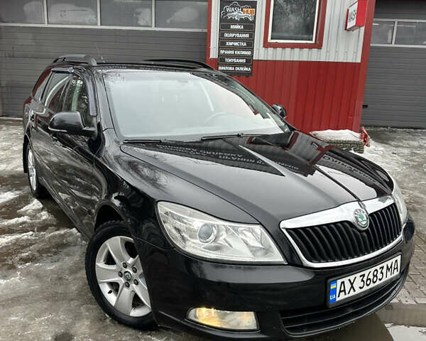 Черный Шкода Октавия, объемом двигателя 1.6 л и пробегом 300 тыс. км за 7500 $, фото 1 на Automoto.ua