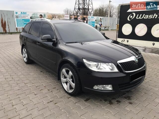 Черный Шкода Октавия, объемом двигателя 2 л и пробегом 235 тыс. км за 9900 $, фото 1 на Automoto.ua