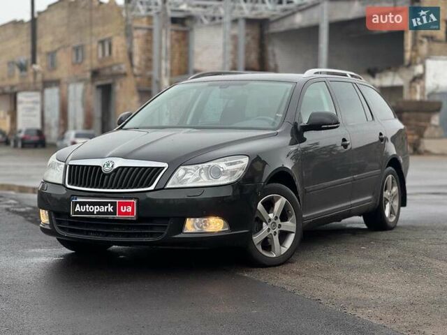 Черный Шкода Октавия, объемом двигателя 1.2 л и пробегом 213 тыс. км за 7790 $, фото 1 на Automoto.ua