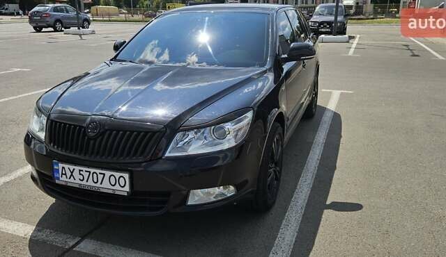 Черный Шкода Октавия, объемом двигателя 1.8 л и пробегом 284 тыс. км за 8299 $, фото 1 на Automoto.ua