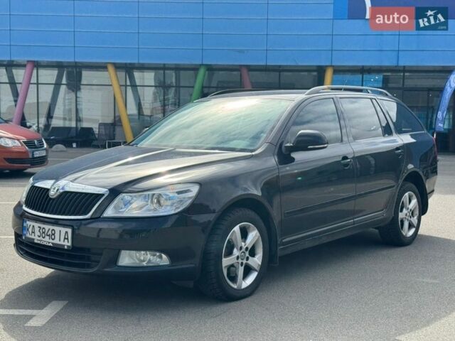 Черный Шкода Октавия, объемом двигателя 1.8 л и пробегом 242 тыс. км за 6500 $, фото 1 на Automoto.ua