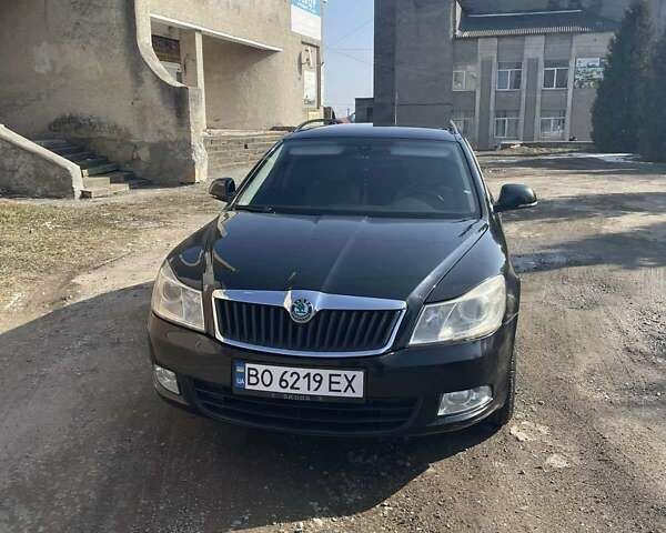 Черный Шкода Октавия, объемом двигателя 1.6 л и пробегом 393 тыс. км за 6800 $, фото 1 на Automoto.ua