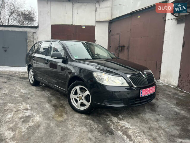 Черный Шкода Октавия, объемом двигателя 1.6 л и пробегом 156 тыс. км за 7800 $, фото 1 на Automoto.ua