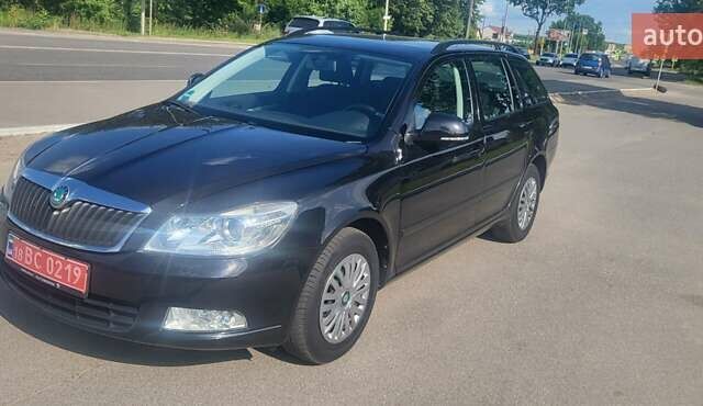 Чорний Шкода Октавія, об'ємом двигуна 1.8 л та пробігом 157 тис. км за 8000 $, фото 1 на Automoto.ua