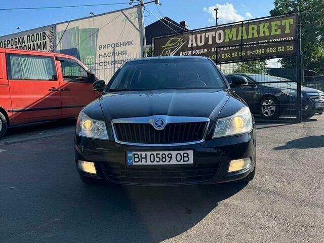 Черный Шкода Октавия, объемом двигателя 1.6 л и пробегом 330 тыс. км за 8400 $, фото 1 на Automoto.ua