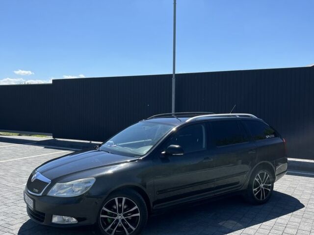 Чорний Шкода Октавія, об'ємом двигуна 2 л та пробігом 300 тис. км за 9500 $, фото 1 на Automoto.ua