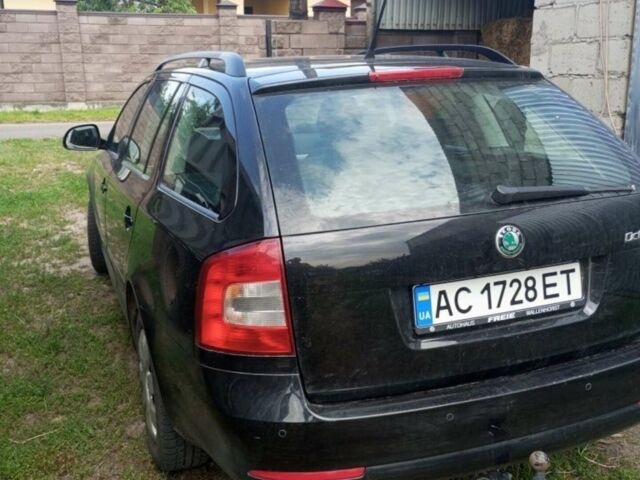 Черный Шкода Октавия, объемом двигателя 1.2 л и пробегом 200 тыс. км за 7400 $, фото 1 на Automoto.ua