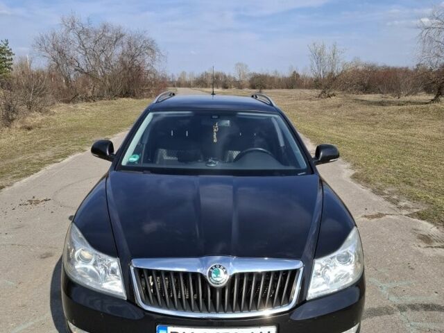 Черный Шкода Октавия, объемом двигателя 1.6 л и пробегом 251 тыс. км за 8000 $, фото 1 на Automoto.ua