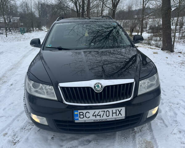 Черный Шкода Октавия, объемом двигателя 1.6 л и пробегом 292 тыс. км за 8500 $, фото 1 на Automoto.ua