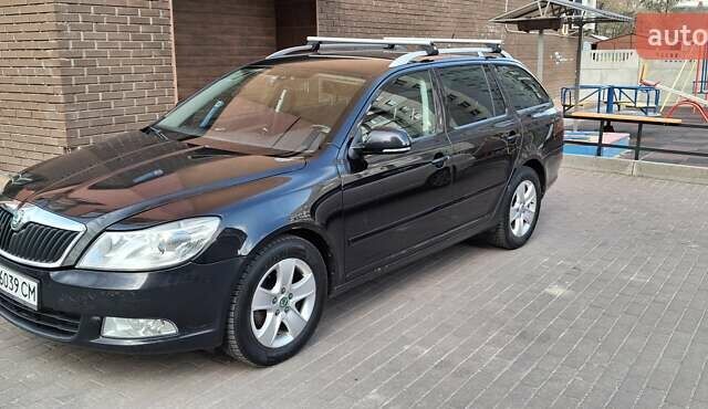 Черный Шкода Октавия, объемом двигателя 2 л и пробегом 296 тыс. км за 8500 $, фото 1 на Automoto.ua
