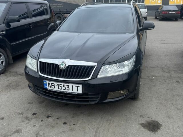 Черный Шкода Октавия, объемом двигателя 2 л и пробегом 265 тыс. км за 8800 $, фото 1 на Automoto.ua