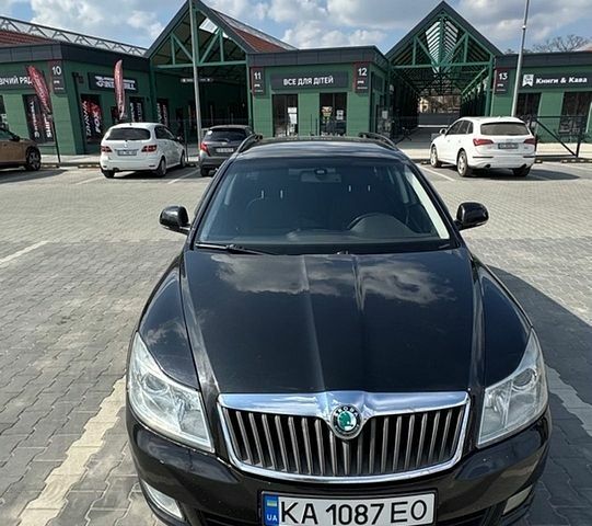 Черный Шкода Октавия, объемом двигателя 1.6 л и пробегом 283 тыс. км за 7300 $, фото 1 на Automoto.ua