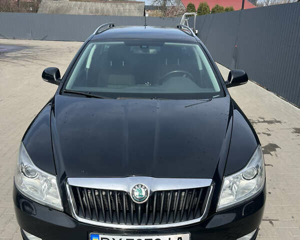 Черный Шкода Октавия, объемом двигателя 1.6 л и пробегом 262 тыс. км за 8300 $, фото 1 на Automoto.ua