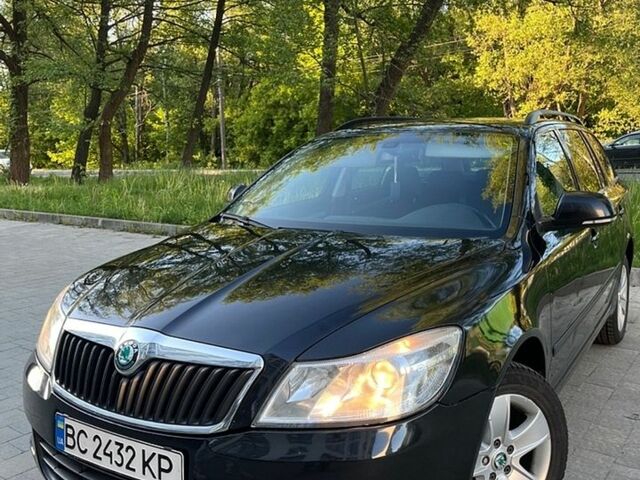 Черный Шкода Октавия, объемом двигателя 1.6 л и пробегом 340 тыс. км за 8300 $, фото 1 на Automoto.ua