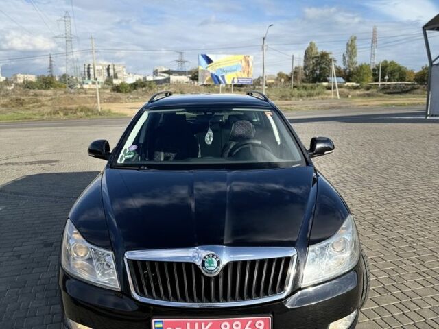 Черный Шкода Октавия, объемом двигателя 1.8 л и пробегом 209 тыс. км за 8000 $, фото 1 на Automoto.ua