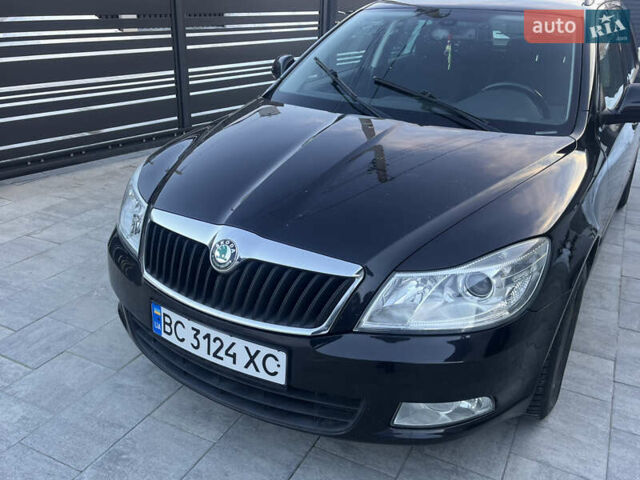 Черный Шкода Октавия, объемом двигателя 1.6 л и пробегом 218 тыс. км за 8200 $, фото 1 на Automoto.ua