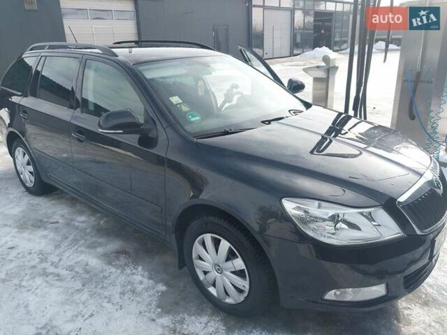 Черный Шкода Октавия, объемом двигателя 1.6 л и пробегом 252 тыс. км за 8200 $, фото 1 на Automoto.ua
