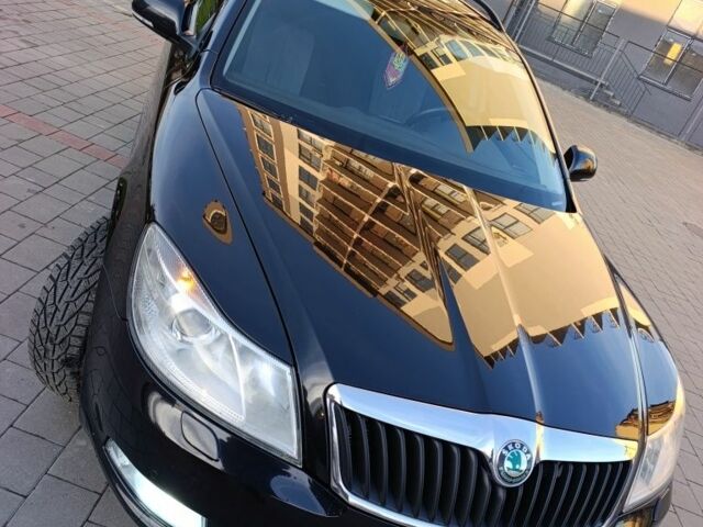 Черный Шкода Октавия, объемом двигателя 1.6 л и пробегом 220 тыс. км за 8500 $, фото 1 на Automoto.ua