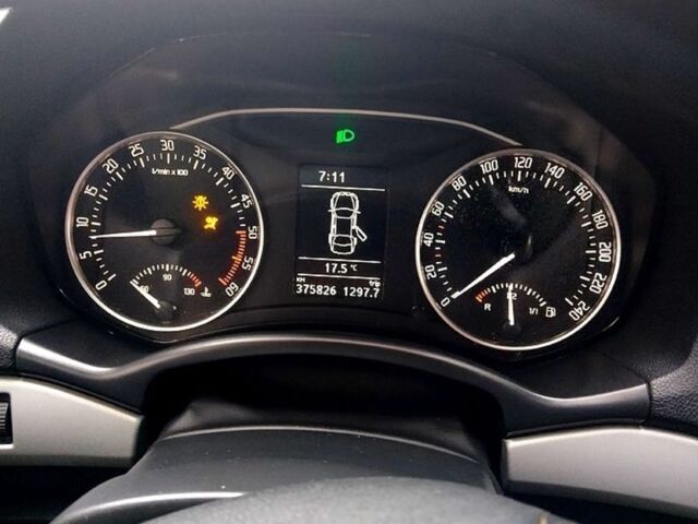 Чорний Шкода Октавія, об'ємом двигуна 1.6 л та пробігом 375 тис. км за 7200 $, фото 1 на Automoto.ua
