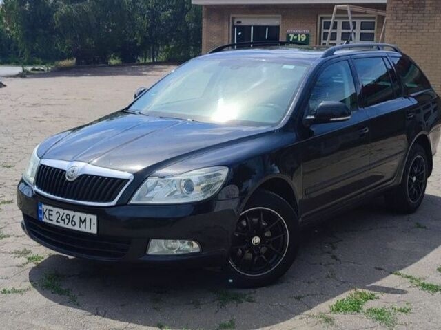 Чорний Шкода Октавія, об'ємом двигуна 1.6 л та пробігом 267 тис. км за 8235 $, фото 1 на Automoto.ua