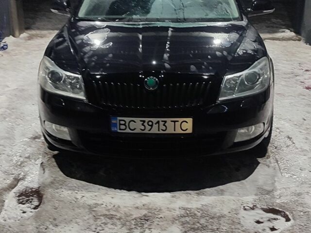 Черный Шкода Октавия, объемом двигателя 2 л и пробегом 286 тыс. км за 9000 $, фото 1 на Automoto.ua