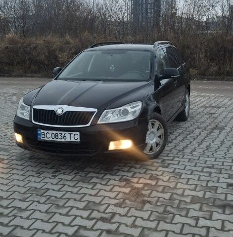 Черный Шкода Октавия, объемом двигателя 2 л и пробегом 294 тыс. км за 7800 $, фото 1 на Automoto.ua