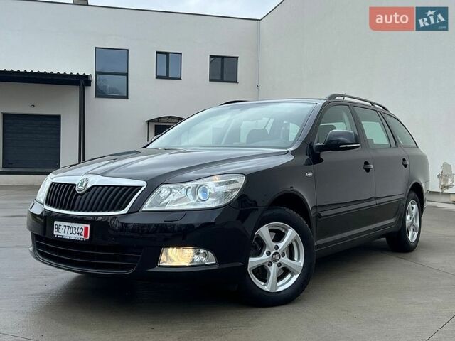 Черный Шкода Октавия, объемом двигателя 2 л и пробегом 216 тыс. км за 12100 $, фото 1 на Automoto.ua