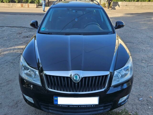 Черный Шкода Октавия, объемом двигателя 2 л и пробегом 218 тыс. км за 5300 $, фото 1 на Automoto.ua