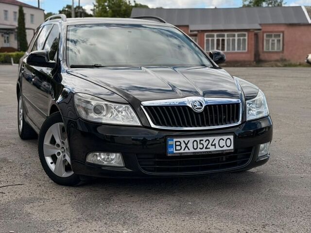 Черный Шкода Октавия, объемом двигателя 1.8 л и пробегом 316 тыс. км за 7800 $, фото 1 на Automoto.ua