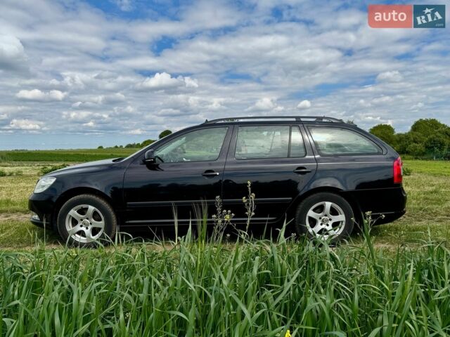 Черный Шкода Октавия, объемом двигателя 1.6 л и пробегом 256 тыс. км за 7999 $, фото 1 на Automoto.ua