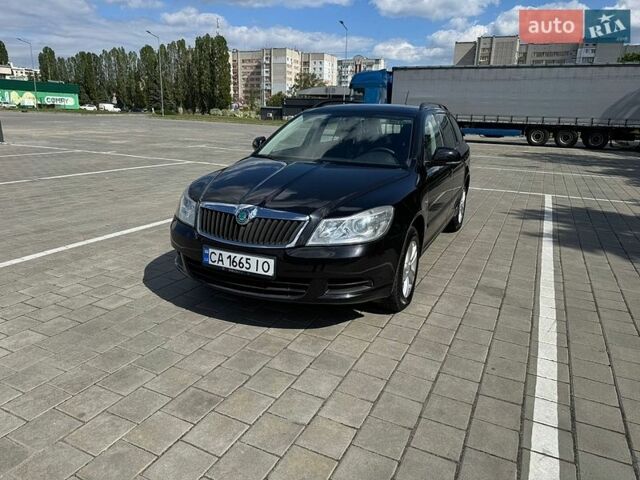 Черный Шкода Октавия, объемом двигателя 1.6 л и пробегом 190 тыс. км за 7600 $, фото 1 на Automoto.ua