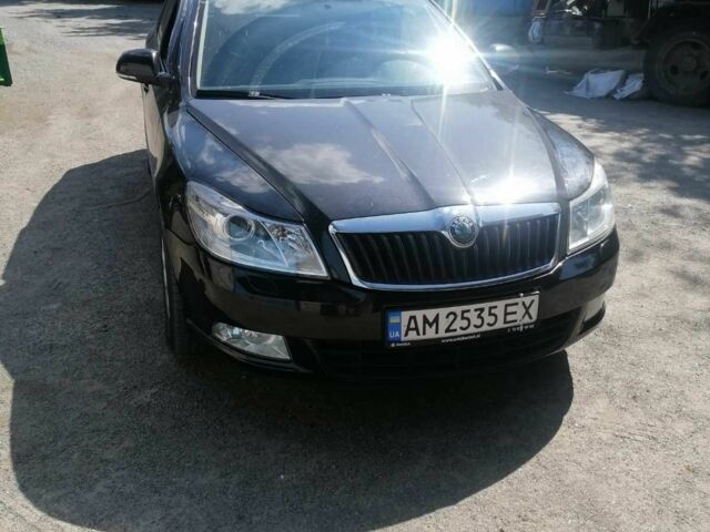 Черный Шкода Октавия, объемом двигателя 2 л и пробегом 207 тыс. км за 10500 $, фото 1 на Automoto.ua