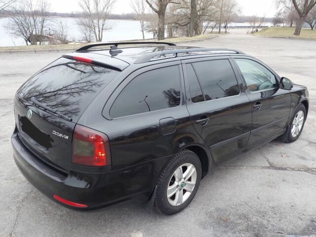 Черный Шкода Октавия, объемом двигателя 1.2 л и пробегом 269 тыс. км за 7100 $, фото 1 на Automoto.ua