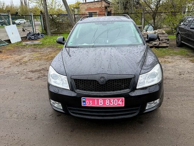Черный Шкода Октавия, объемом двигателя 1.8 л и пробегом 210 тыс. км за 8500 $, фото 1 на Automoto.ua