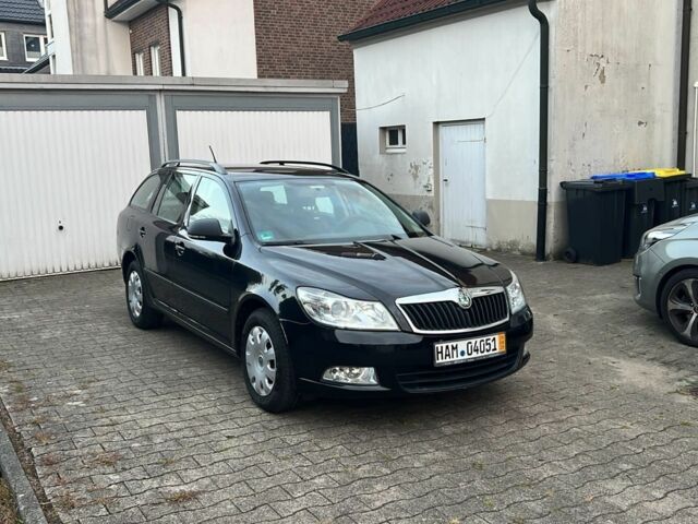 Черный Шкода Октавия, объемом двигателя 1.6 л и пробегом 220 тыс. км за 5500 $, фото 1 на Automoto.ua