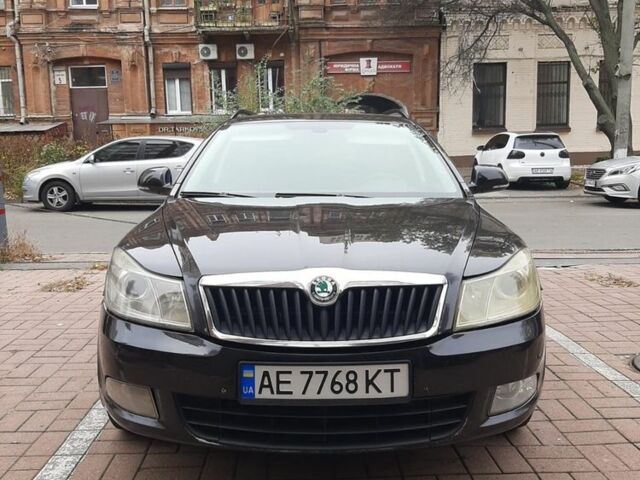 Чорний Шкода Октавія, об'ємом двигуна 2 л та пробігом 324 тис. км за 6000 $, фото 1 на Automoto.ua