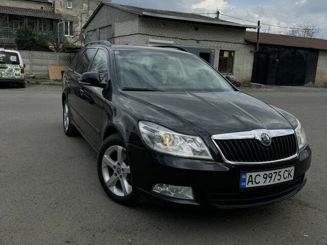 Черный Шкода Октавия, объемом двигателя 2 л и пробегом 320 тыс. км за 9500 $, фото 1 на Automoto.ua