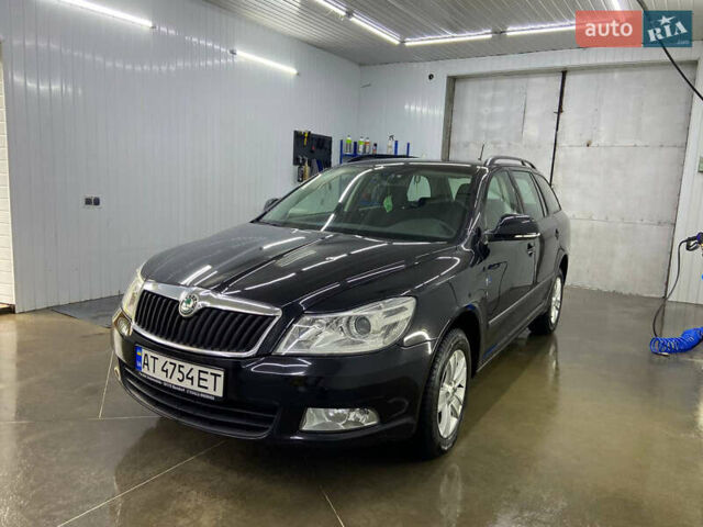 Чорний Шкода Октавія, об'ємом двигуна 1.6 л та пробігом 304 тис. км за 8000 $, фото 1 на Automoto.ua